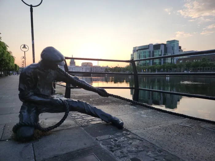 Töökuulutuste klišee “uus väljakutse” – miks see kõlab ilusamini kui tegelikkus ja kuidas Kandideeri.ee pakub pärisväärtust